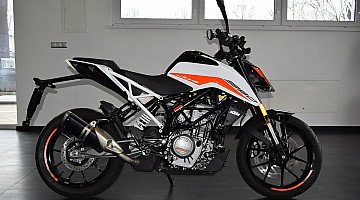 Motocykl KTM 390 Duke white - CLM275 - 9795